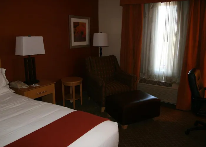 Holiday Inn Express Stockton Southeast By Ihg