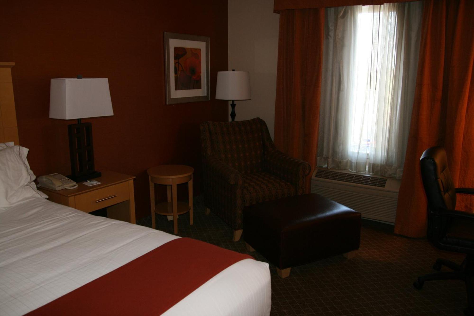 Express Southeast By Ihg Hotel