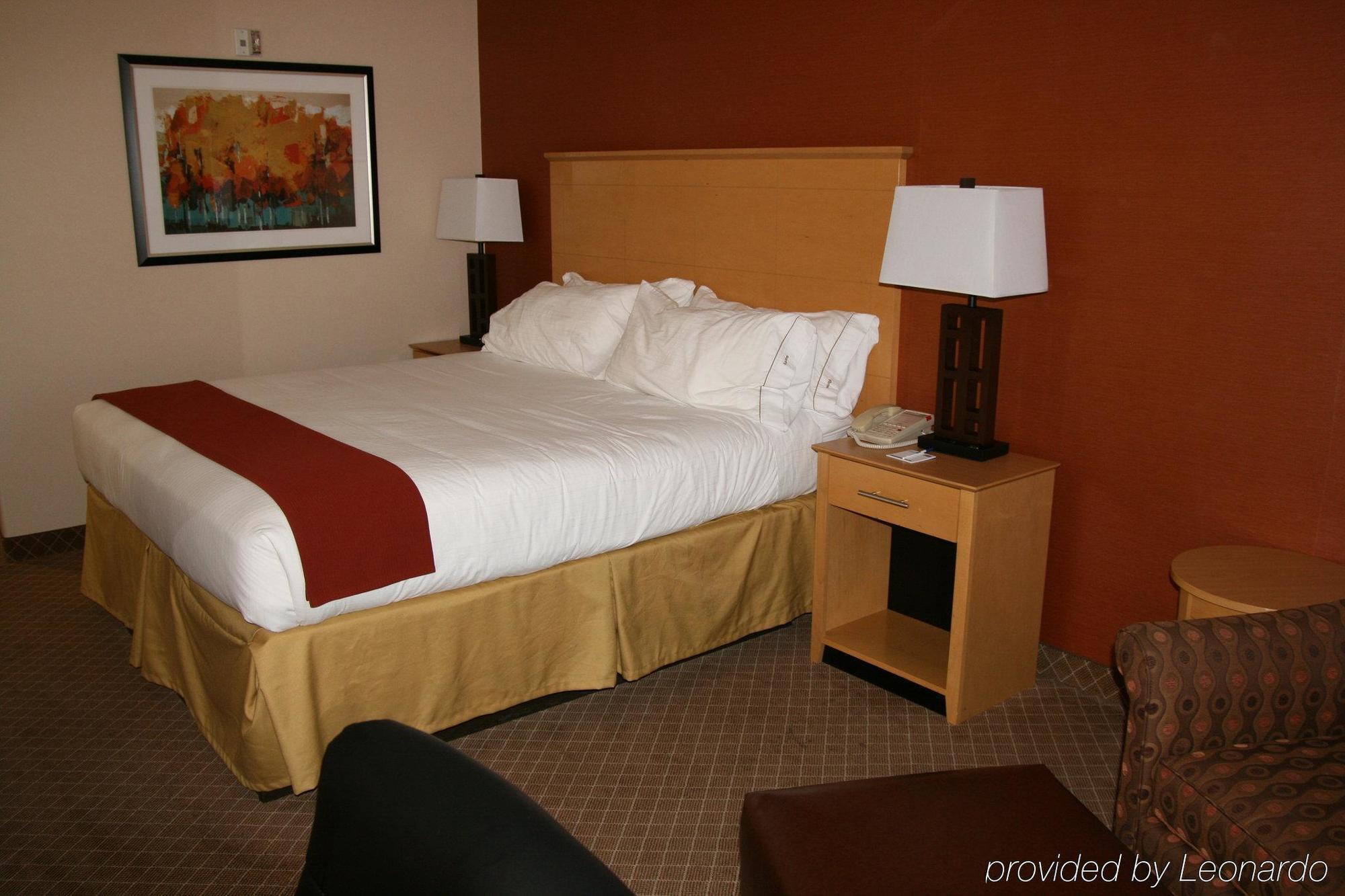 Hotel Express Southeast By Ihg 3*