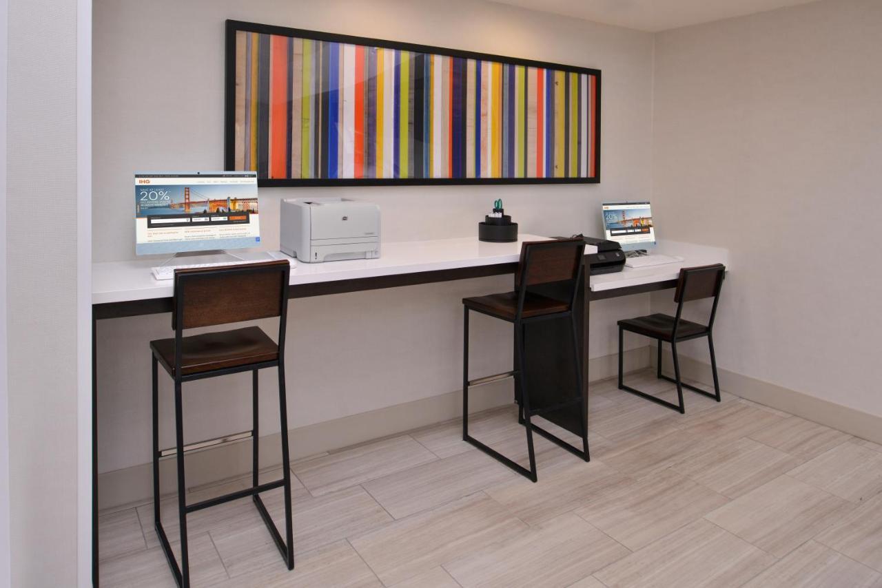 Express Southeast By Ihg Hotel Stockton