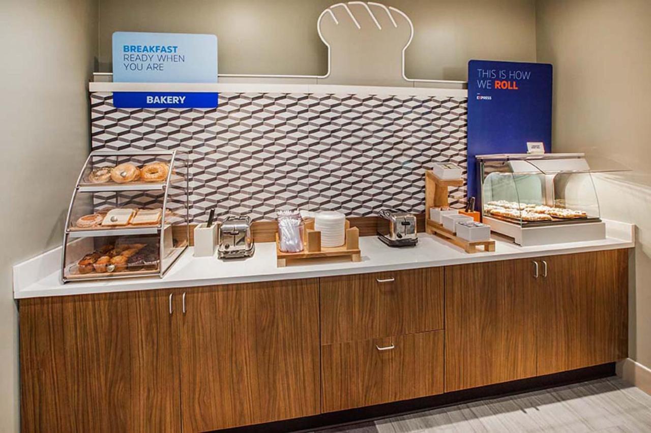 Hotel Express Southeast By Ihg 3*